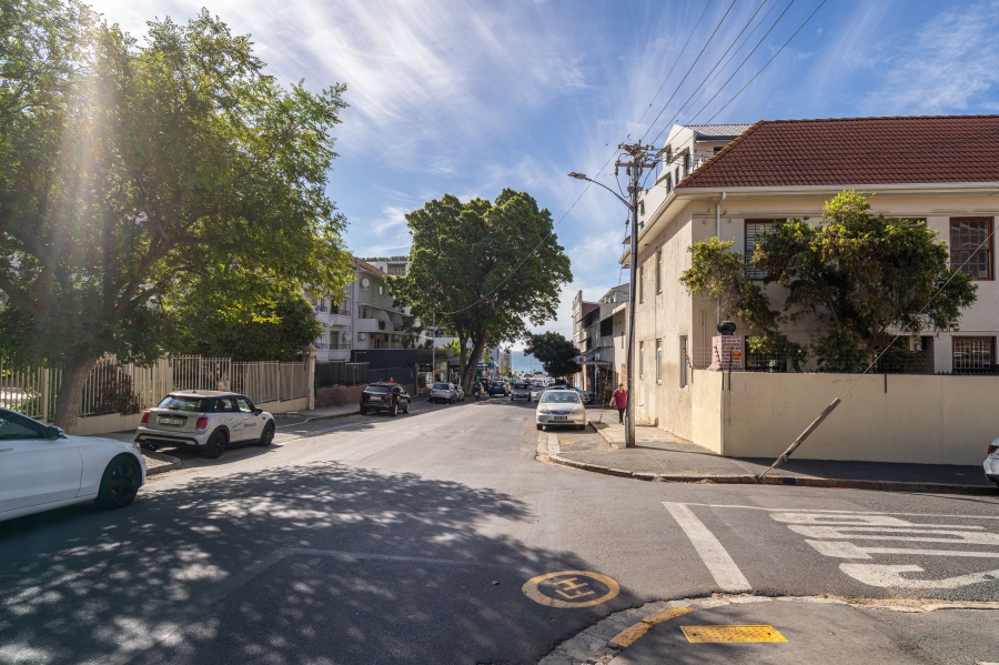 2 Bedroom Property for Sale in Sea Point Western Cape